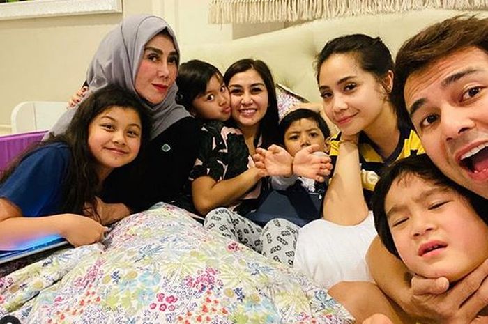 Raffo Ahmad memperingatkan netizen yang membully keponakannya.