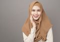 Atasi Rambut Bau dan Lepek Perempuan Berhijab dengan Hair Care Minimarket di Bawah 50 Ribu Rupiah #SemuaBisaCantik