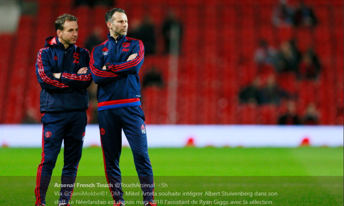 Albert Stuivenberg (kiri) dan Ryan Giggs saat di Manchester United.