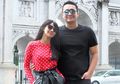 Bikin Tergelak, Gilang Dirga Foto Ala Kehamilan Bersama Sang Istri