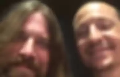 Mark Morton dan Chester Bennington