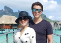 Bulan Madu ke Pulau Impian, Syahrini Pamer Kacamata Awet Sejak 2013, Harganya Fantastis!