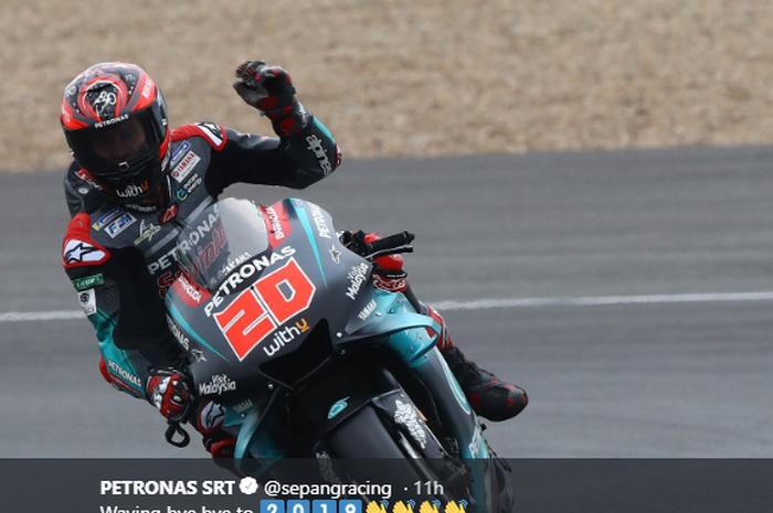 Pembalap Petronas Yamaha SRT, Fabio Quartararo, berpose saat melakoni sesi tes pramusim MotoGP 2020 di Sirkuit Jerez, Spanyol. 