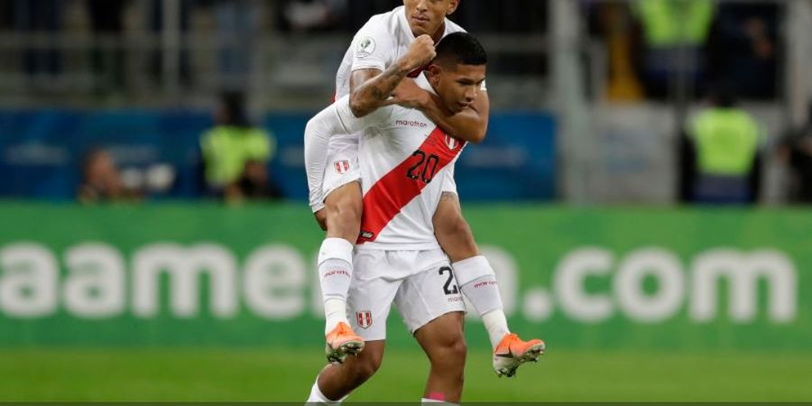 Hasil Babak I - Diwarnai Blunder Kiper Cile, Peru Mampu Unggul 2-0
