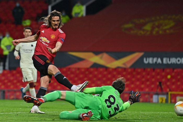 Edinson Cavani mencetak dua gol dalam kemenangan 6-2 Manchester United atas AS Roma dalam leg pertama semifinal Liga Europa 2020-2021.