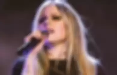 Kembali muncul teori konspirasi tentang dirinya, Avril Lavigne beri respon di TikTok!