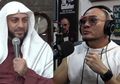 Deddy Corbuzier Berlinang Air Mata Kenang Mendiang Syekh Ali Jaber di Saat Dirinya Belum Lama jadi Mualaf: Dia ke Podcast Hanya untuk Menenangkan Masyarakat, Orang Sebaik Itu Cepet Banget Dipanggil Tuhan
