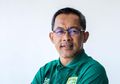 Aji Santoso Tak Ambil Pusing dengan Pemain Persebaya yang Sulit Dipertahankan