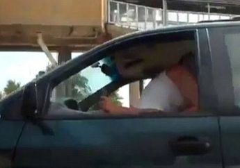 Kebangetan Enggak Bisa Nahan Nafsu! VIRAL Video Bokep 29 Detik Pasangan Mesum Berbalut Baju Adat Bali di Dalam Mobil yang Melaju, Begini Kronologinya!