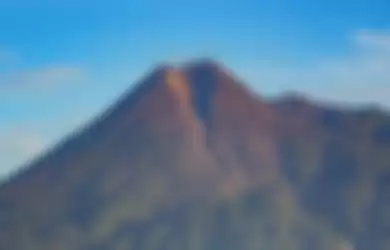 Pemandangan Gunung Merapi dipagi hari di perbatasan Propinsi Jawa Tengah dan DIY