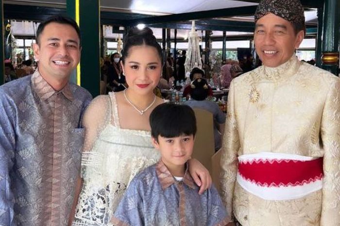 Pakai Baju Transparan Nagita Slavina Dinilai Kurang Elegan Saat Hadiri