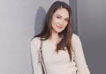 Keliling Los Angeles Naik Sepeda, Luna Maya Pakai Jumpsuit Mirip Batik Rancangan Desainer Paris Harga Jutaan Rupiah