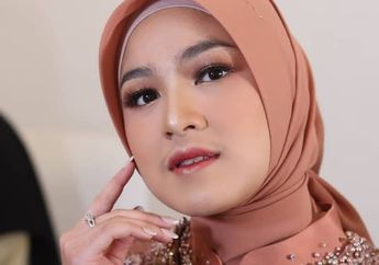 5 Potret Ayu Cut Syifa di Acara Tasyakuran Pernikahan Leslar. Adem!