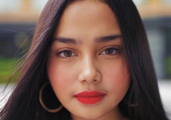Tampil Berani dengan 5 Lipstik Lokal Murah Warna Merah Ala Syifa Hadju