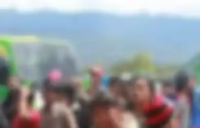 Sejumlah warga pendatang dari Padang, Jawa, dan Makassar bercerita bagaimana mereka diselamatkan saat kerusuhan di Wamena oleh orang asli Papua