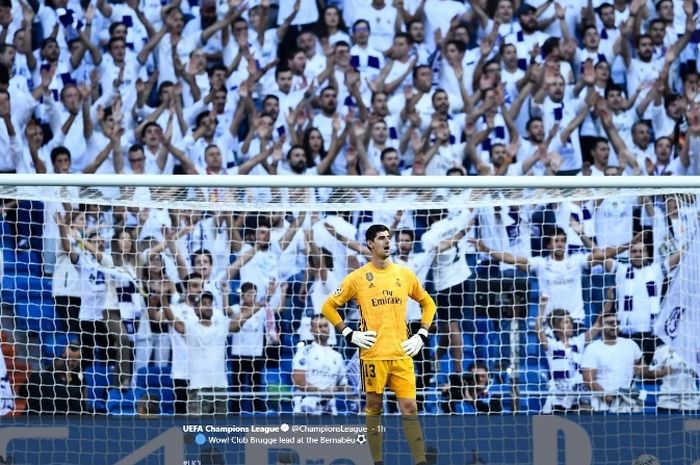 Kiper Real Madrid, Thibaut Courtois, dalam laga kontra Club Brugge di Estadio Santiago Bernabeu pada Selasa (1/10/2019).