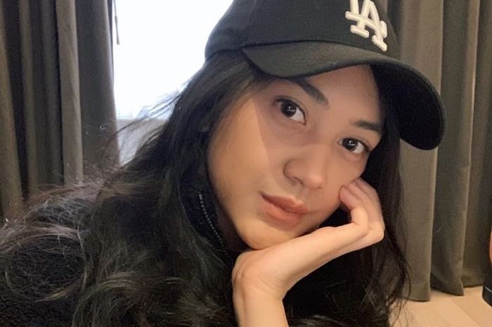 Pernah Dikucilkan Gegara Ngumpet di Ketiak Orang Tuanya, Kini Putri