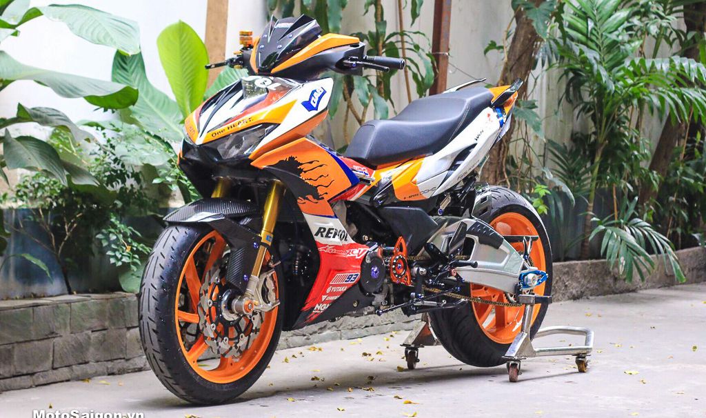 Motor Jadul yang Menolak Punah dengan Modif Motor Supra Mengubah Tampilan Menjadi Lebih Menarik Pakai Livery Repsol dan Kaki-kaki Gambot, Kembaran Honda Supra GTR Ini Jadi Mirip Moge - Motorplus