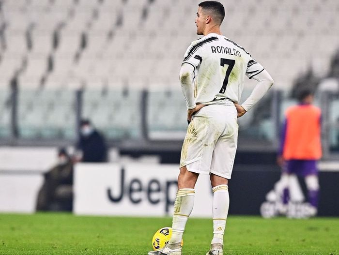 Juventus usir Cristiano Ronaldo karena tak mampu bayar gaji fantastisnya.