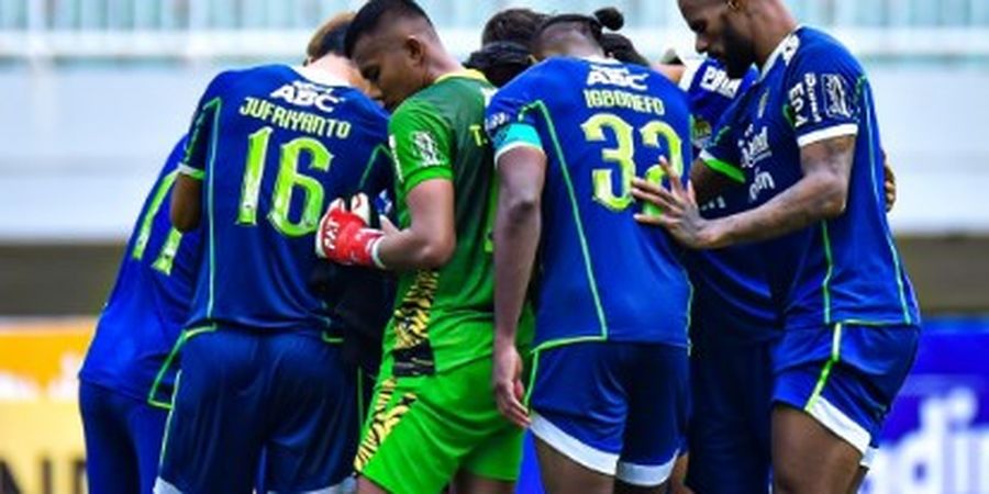 Lini Belakang Persib Bandung Berpotensi Pincang Jelang Laga Sengit Lawan Persebaya Surabaya