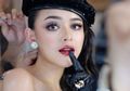 Pose Menantang Amanda Manopo Pakai Baju Ketat saat Pemotretan Dipuji Habis-habisan!