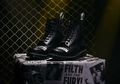 Asik, Kolaborasi Terbaru Dr. Martens dengan Sex Pistols udah Ada di Indonesia!