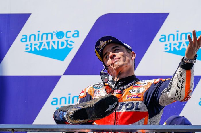 Pembalap Repsol Honda, Marc Marquez merayakan podium kedua pada MotoGP Australia 2022, Minggu (16/10/2022)