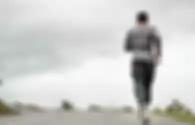 Lari jarak jauh sangat berbeda dengan lari biasa