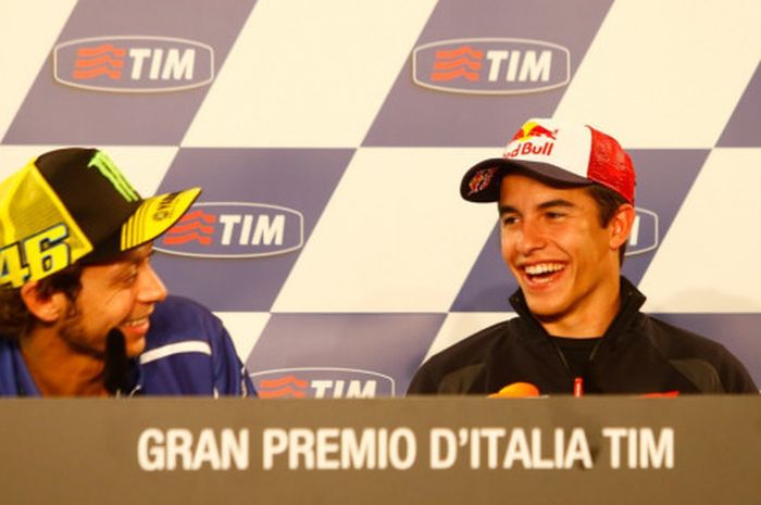  Valentino Rossi, Marc Marquez, dan Jorge Lorenzo saat menghadiri konferensi pers MotoGP Italia.
