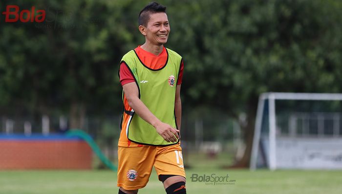 Bek kanan Persija Jakarta, Ismed Sofyan, ketika menjalani latihan di Lapangan Sutasoma Halim, Jakarta Timur (9/3/2020)