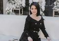 Penampilan Simpel Syahrini Tenteng Tas Branded Harga Fantastis saat Kumpul Bareng Sahabat