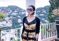 Langsung ke Jepang Setelah Liburan di Italia, Syahrini Pamer Tampilan Super Seksi Pakai Mini Dress Hitam yang Curi Perhatian!