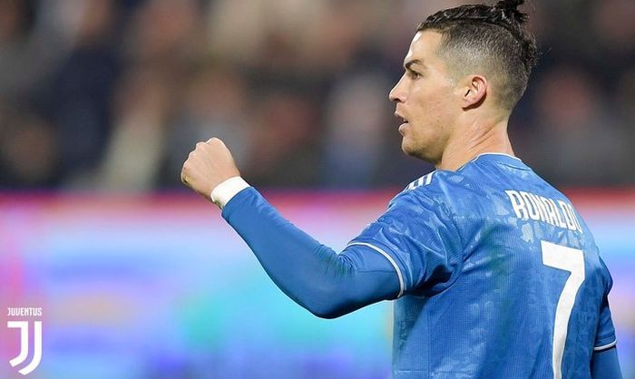 Megabintang Juventus, Cristiano Ronaldo, merayakan gol yang dicetak ke gawang SPAL dalam laga Liga Italia di Stadion Paolo Mazza, Sabtu (22/2/2020).