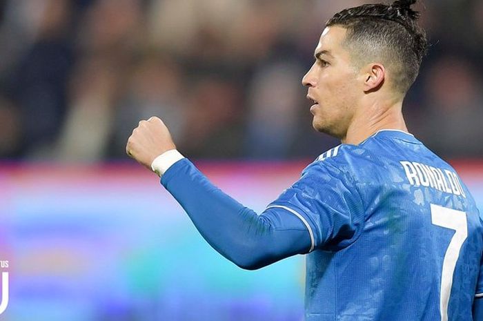 Megabintang asal Portugal, Cristiano Ronaldo, merayakan gol yang dicetak untuk Juventus.