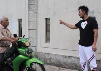 Donasi untuk Kakek Suhud Hampir Mencapai Rp 100 Juta! Berkat Dihina Baim Wong Sang Penjual Buku Keliling Mendadak akan jadi Jutawan