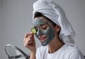 3 Clay Mask Lokal Ampuh Atasi Pori-pori Besar dan Komedo di Bawah Rp 100 Ribu