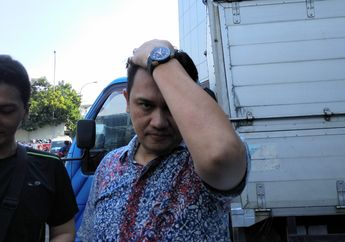Bajunya Dihina Nikita Mirzani dan Hotman Paris, Farhat Abbas Jadi Malu Pakai Kembali