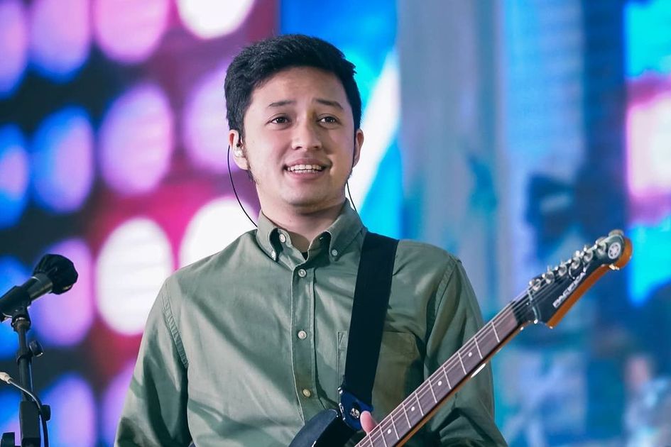 Ezra Mandira Memutuskan Fokus Menjadi Akademisi dan Mundur dari Grup HiVi!