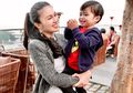 Akui Sempat Depresi Usai Lahirkan Anak Sulungnya, Sandra Dewi Punya Tips Tersendiri untuk Kembali Cintai Keluarga Kecilnya