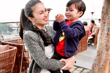 Sandra Dewi Akui Sempat Depresi Usai Lahirkan Raphael