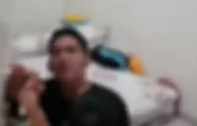 Bak Firasat, Anak Salah Satu Kru KRI Nanggala-402 Sempat Kunci Ayahnya di Kamar, Tak Boleh Berangkat Tugas Namun Kini Belum Ditemukan, Begini Videonya!