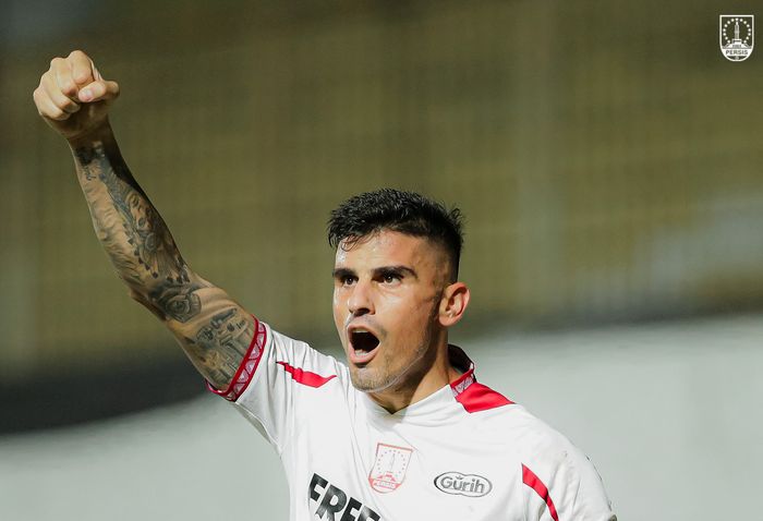 Striker Persis Solo, Fernandon Rodriguez saat merayakan gol ke gawang Persik Kediri, Sabtu (24/12/2022).