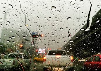 Waspada Topan Phanfone Bisa Picu Hujan Lebat, Ini 4 Tips Berkendara di Jalan Tol Anti Tergelincir