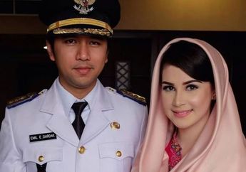 Berstatus Istri Pejabat, Arumi Bachsin Tampil Sederhana di Hari Perpisahan sang Suami dengan Pemerintah Trenggalek, Intip Potretnya!
