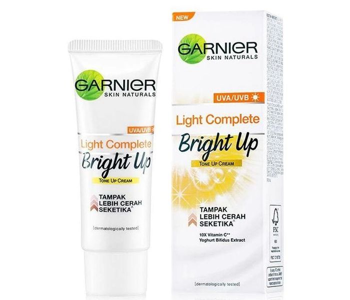 Garnier Light Complete Bright Up Tone Up Cream. 