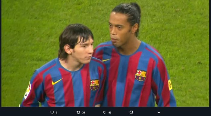 Lionel Messi dan Ronaldinho dalam momen el clasico Real Madrid vs Barcelona, 19 November 2005.