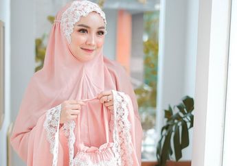 Selain Putih, Yuk Pakai 6 Pilihan Mukena Unik Ini Buat Shalat Eid di Hari Lebaran!