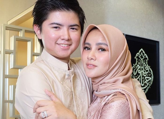 Jarang Terekspos, 5 Anak Artis Indonesia Ini Berparas Bule, Bikin