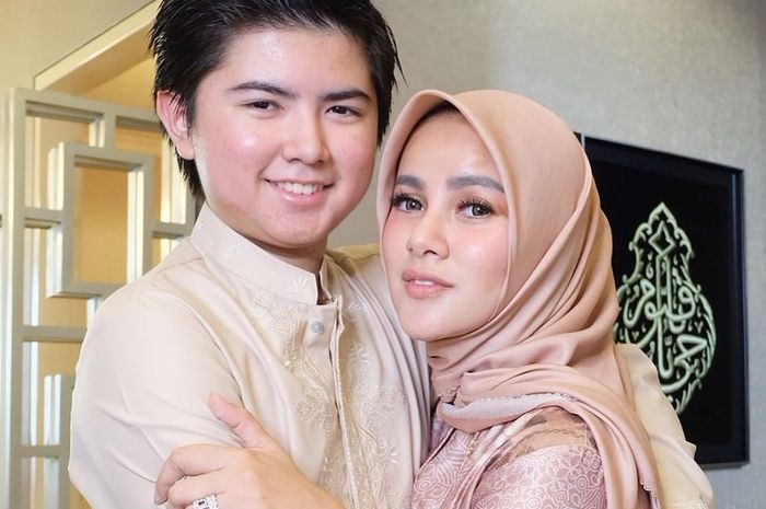 Olla Ramlan dan Sean Michael Alexander