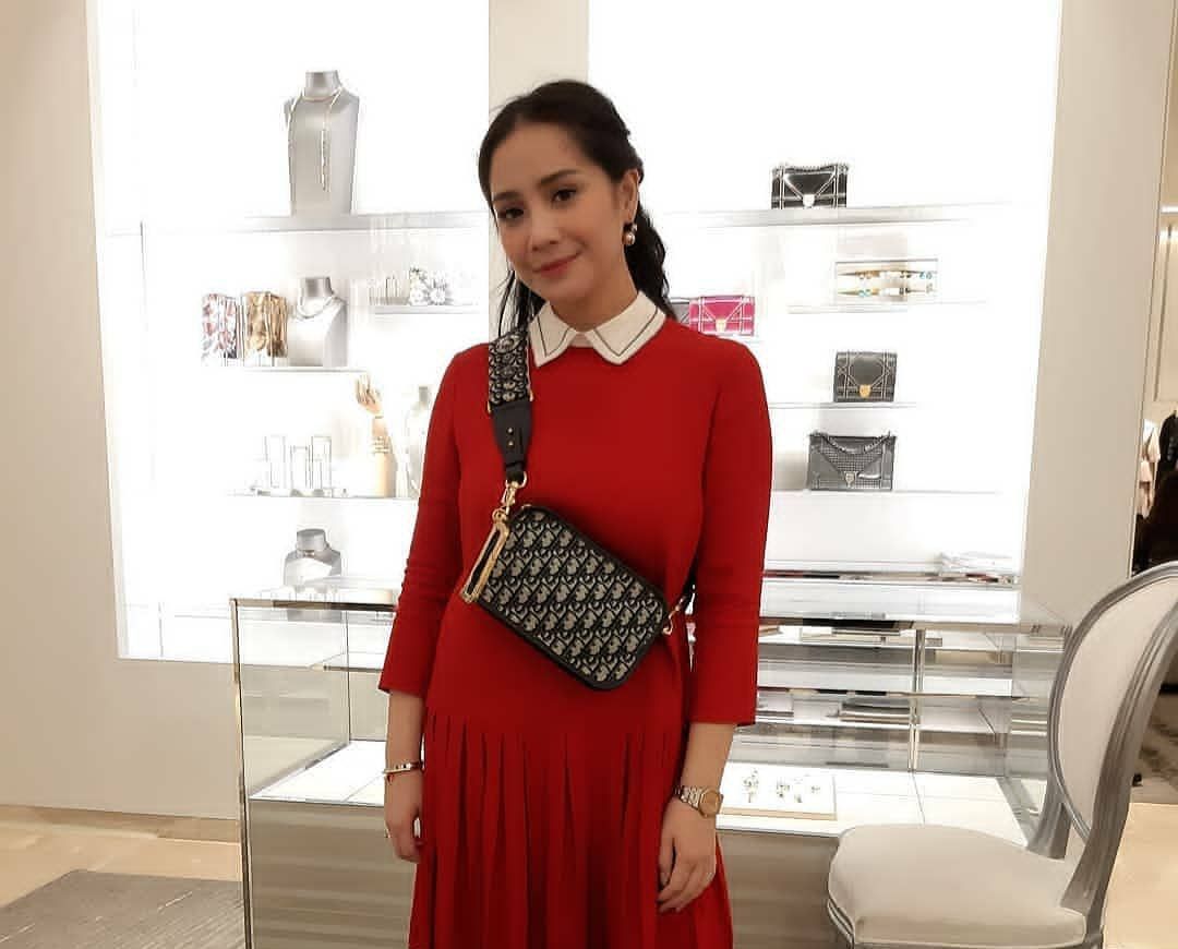 Koleksi Tas Makeup Nagita Slavina Capai Harga Jutaan Rupiah Begini